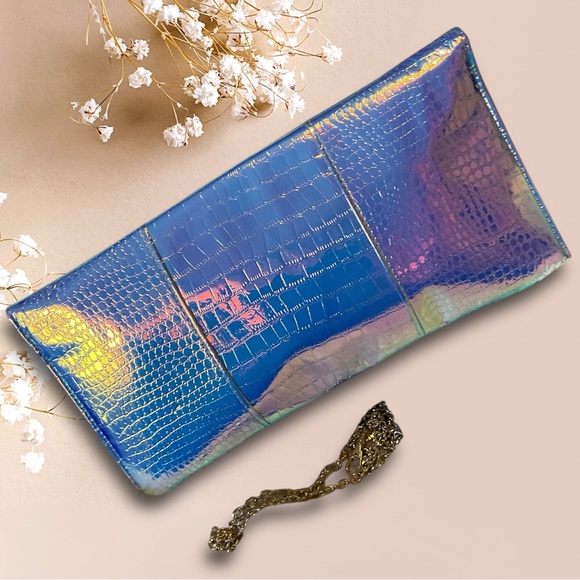Nico & Olive Blue Hydrographic Clutch with Shimmering Finish - Picture 7 of 8